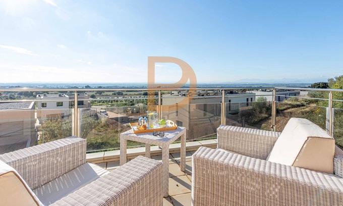El Mas Isaac Apartment | Cozy apartment for 8 people with pool and sea view