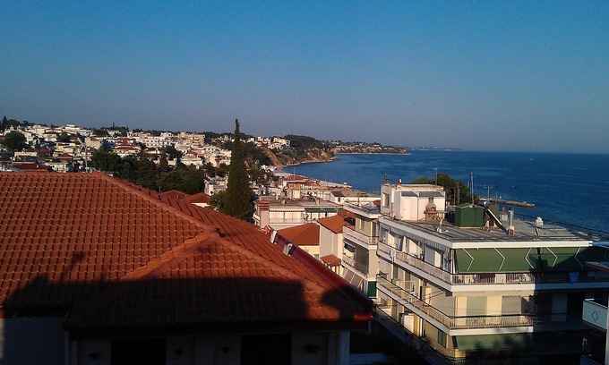 Kallikratia Apartment | Cozy apartment, 60 meters from the sea .
