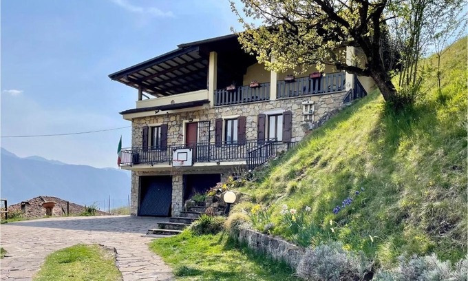 Anfo Apartment | Cozy Apartment In Anfo With Wifi