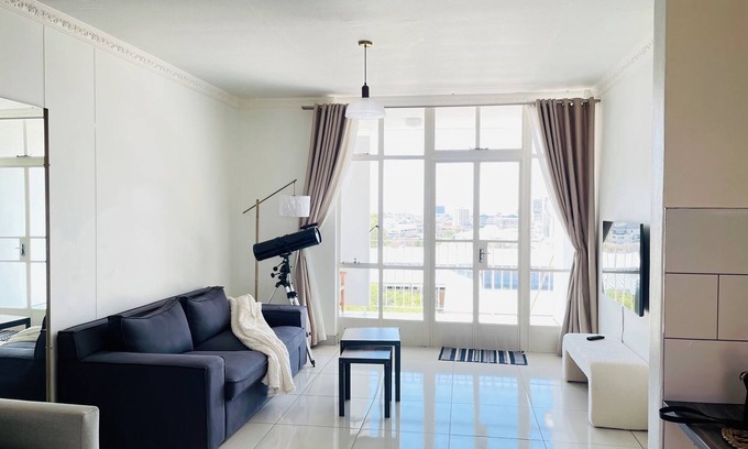 Windhoek Central Apartment | Cozy apartment in charming Windhoek with WiFi, parking and peace of mind.