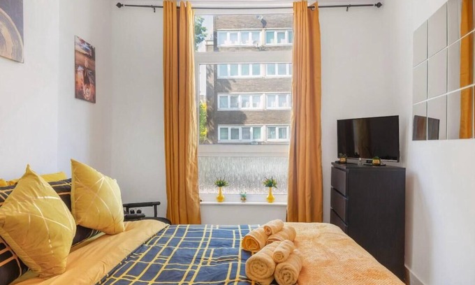 Westbourne Apartment | Cozy Apartment in Portobello, Central London. Free fast internet wifi