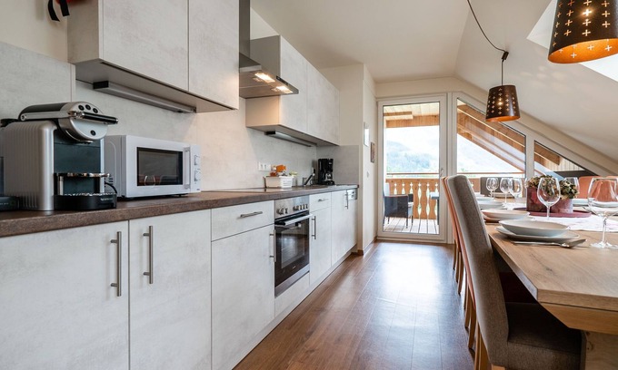 Gosau Apartment | Cozy Apartment in Gosau with shared Sauna