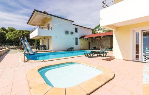 Viskovici Apartment | Cozy Apartment In Labin With Wifi