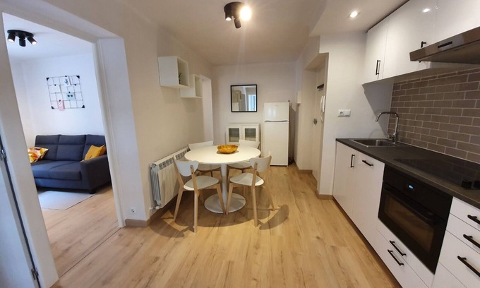 Abena Condo | Cozy apartment in the center of Sabiñanigo
