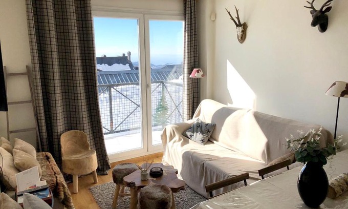 Pradollano Apartment | Cozy Apartment Mountain View - 70m²