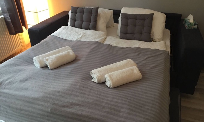 Penzing Apartment | Cozy apartment near Schönbrunn Palace - 20 minutes into the city