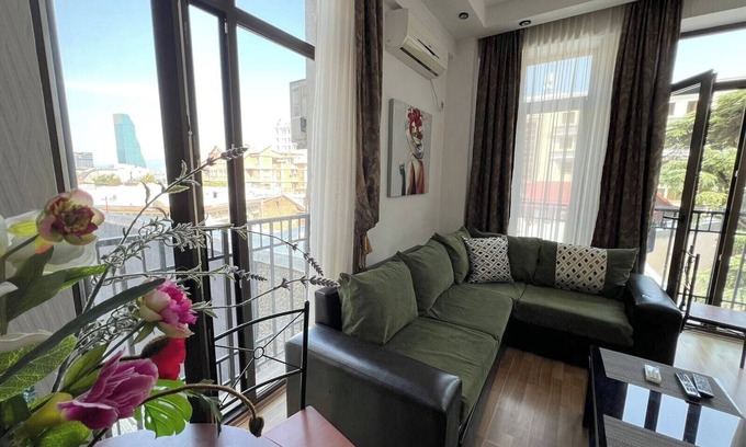 Tbilisi City Centre Apartment | Cozy apartment near the metro Liberty Square