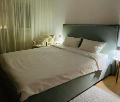 Three Oaks Apartment | Cozy Apartment