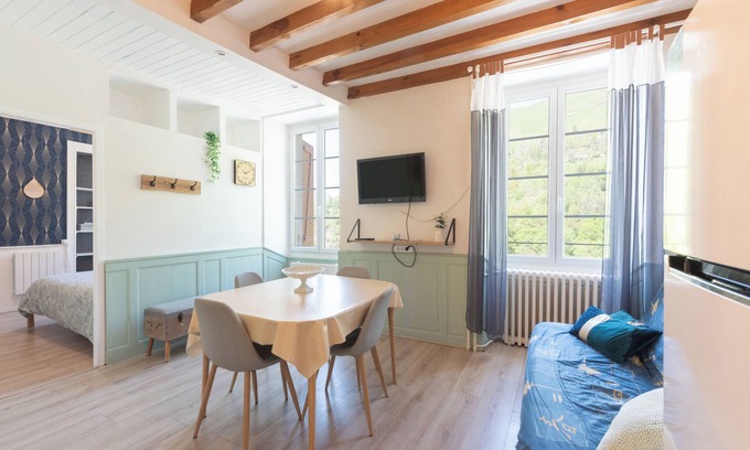 Eaux-Bonnes Apartment | Cozy apartment with parking – Eaux-Bonnes, near Gourette & Pyrenees hiking trails