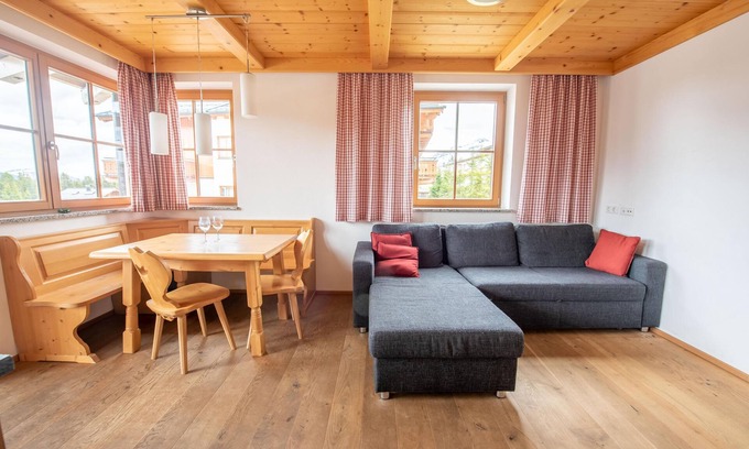 Hochkrimml Apartment | Cozy apartment with mountain view and close to the slopes in the Zillertal Arena