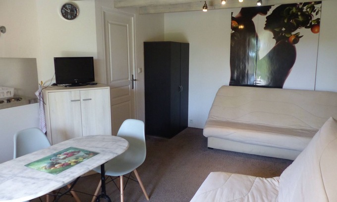 Domsure Apartment | Cozy Apartment with Terrace