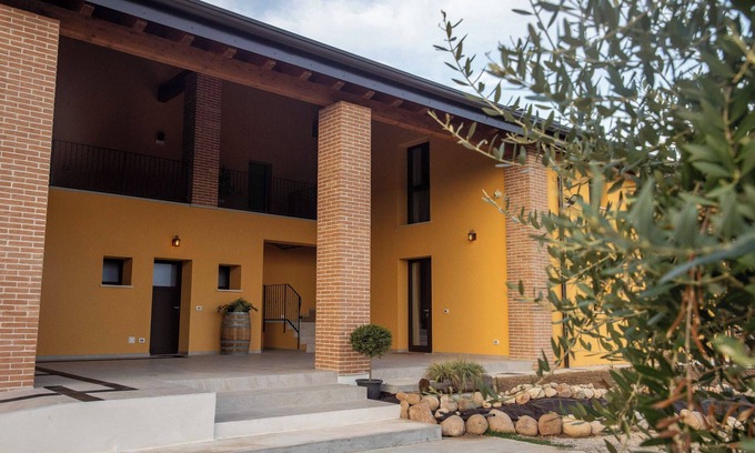 Colà Di Lazise Apartment | Cozy apartment with vineyard view near Lake Garda and Gardaland