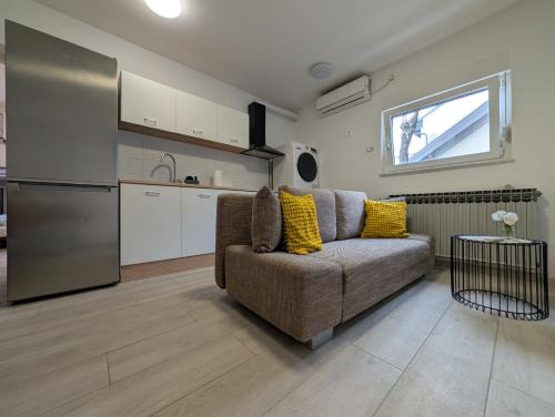 Sesvete Apartment | Cozy Apartment with Washer, Dryer, and Floor Heating