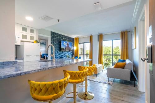 Southwest Orlando Apartment | Cozy apt 2 bedrooms 1 mile Universal Studios
