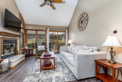 The Galena Territory House | Cozy at Creekwood Getaway
