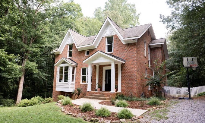 Athens House | Cozy Athens Home on the Brook