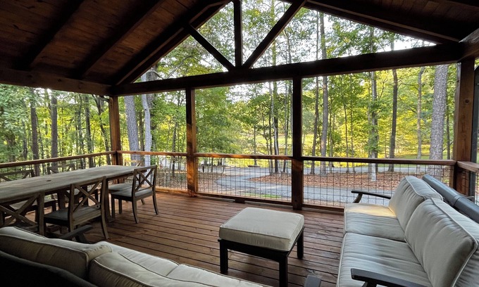 Athens House | Cozy Athens Retreat- All Decked Out with Pond View-7 miles from Dwntwn