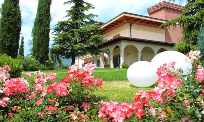 Teramo Villa | Cozy Attic in Villa, A.C. garden and free parking