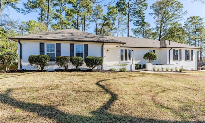 Augusta House | Cozy Augusta home walking distance from Augusta National Golf Course and Masters