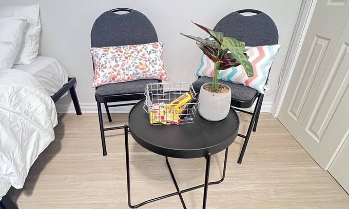 Rexdale Apartment | Cozy Bachelor apartment| 2mins to major retail store