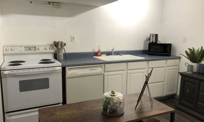 Baldwin City Apartment | Cozy Baldwin City apartment. Private entrance, amenities provided, pet friendly!