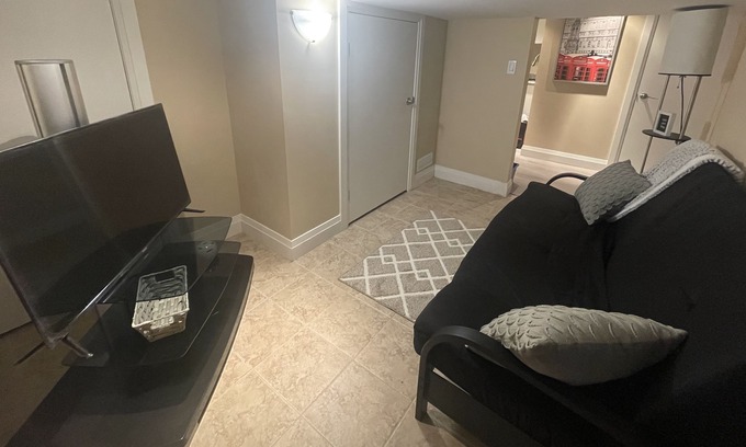 Durham Region Apartment | Cozy Basement