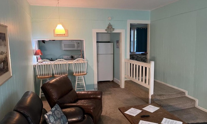 Willoughby Spit House | Cozy Bay View OceanSide cottage