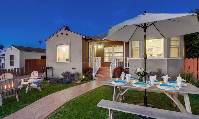 Ocean Beach House | Cozy Beach Cottage A/C, Ocean View, Parking, Pets OK, Sleeps 6, 2 Blks to Cliffs