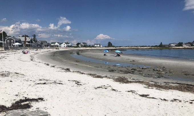 Biddeford House | Cozy beach house minutes from beach -