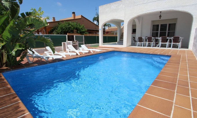 Riumar House | Cozy Beachside Home: Private Pool, Pet-Friendly, WiFi, A/C Option, Near Dog Beach