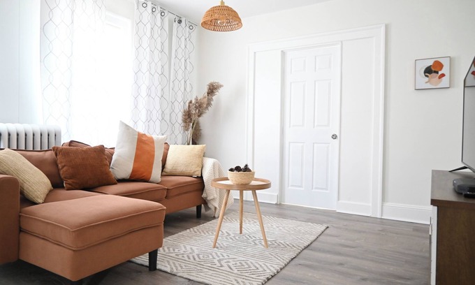 Hartford Apartment | Cozy BoHo pet & family friendly near downtown & hospitals