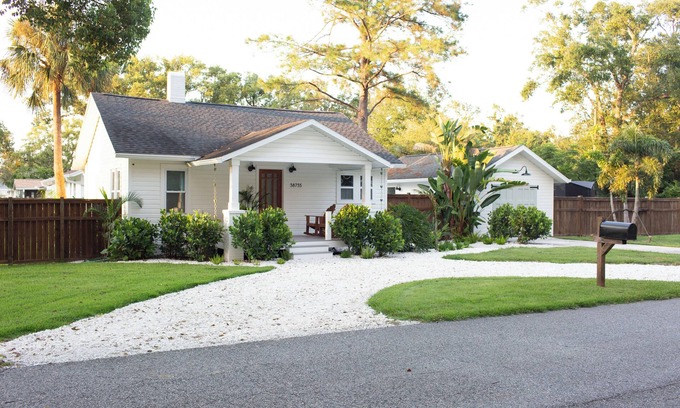 Downtown Zephyrhills House | Cozy & Bright Fully Renovated Coastal Cottage