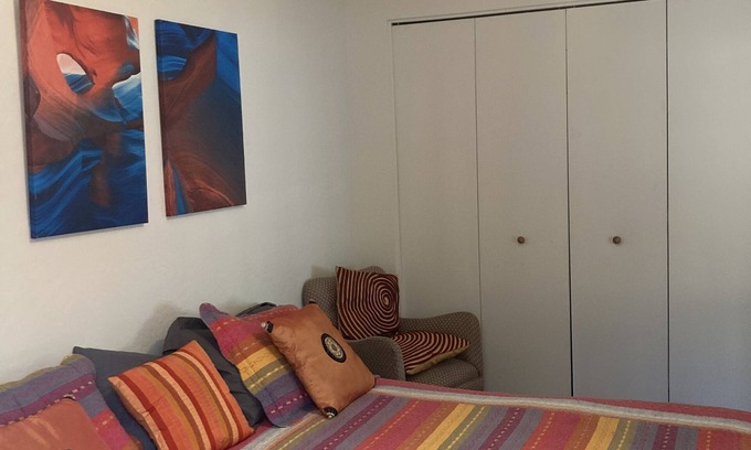 Squaw Peak Heights House | Cozy bright Single Room in Uptown Phoenix - King bed No access to main house.