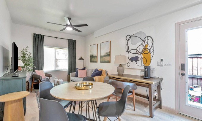 Folsom Apartment | Cozy Broadstone guesthouse located near shops & trails with AC, WiFi