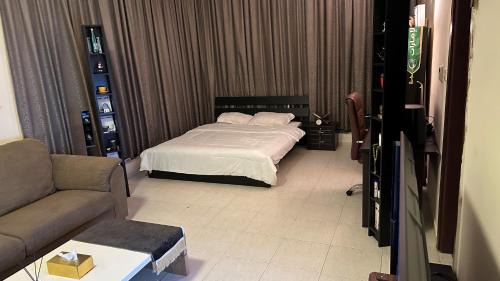 Abu Dhabi Apartment | Cozy Budget Apt Near Embassies