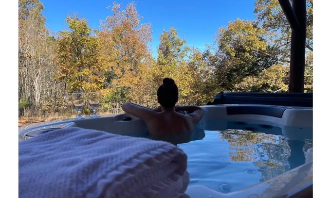 Compton Cabin | Cozy Buffalo River Cabin Getaway with hot tub!