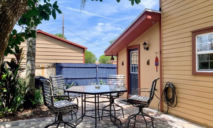 Winter Haven House | Cozy Bungalow - 5 mi Legoland & 0.5 mi Dwntwn