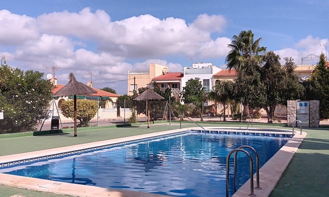 San Fulgencio House | Cozy bungalow-access to community pool.nLa Marina beach 3km away
