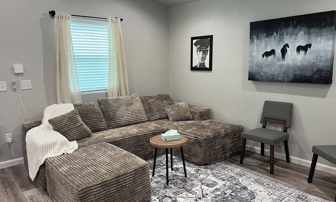 High Springs House | Cozy Bungalow close to downtown High Springs.
