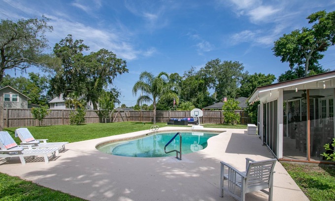 East Arlington Apartment | Cozy Bungalow |Fenced Yard |Pool |Close to Beaches