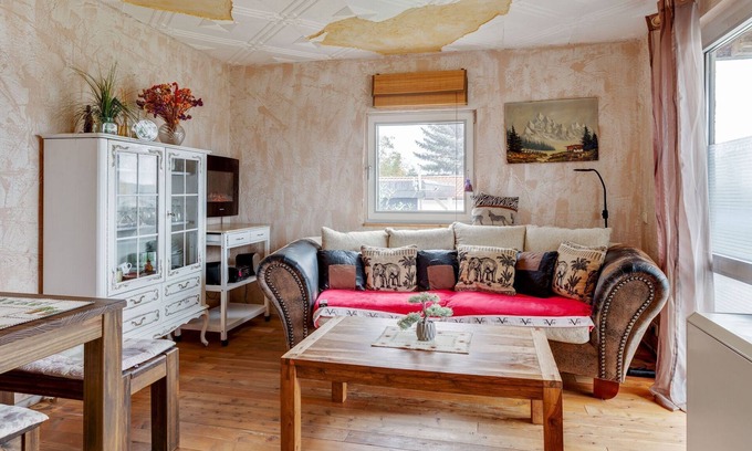 Nakensdorf House | Cozy Bungalow in Nakenstorf with Garden