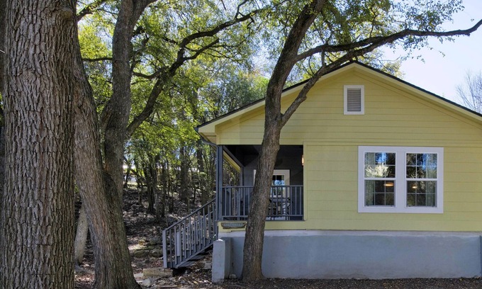 Heritage House | Cozy bungalow in the woods, across from Texas State University!