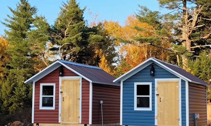 Smiths Corner Cabin | Cozy Bunkie Cabin(dbl bed with dbl Bunkie bed) close to lakes,zipline &vineyards
