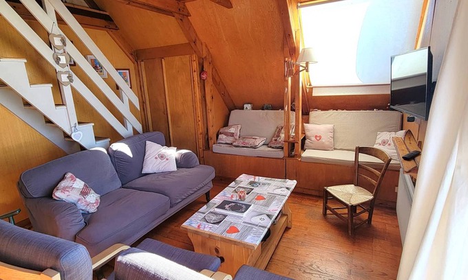 Saint-Michel-de-Chaillol Ski Chalet | Cozy Chalet for 9 with South-Facing Balcony, Fireplace, and Modern Amenities