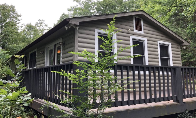 Hiawassee Cabin | Cozy Cabin Above Lake Chatuge