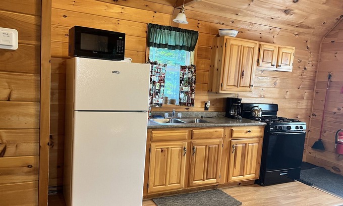 The Forks Cabin | Cozy cabin centrally located in west forks. Moxie Falls and Lake Moxie nearby