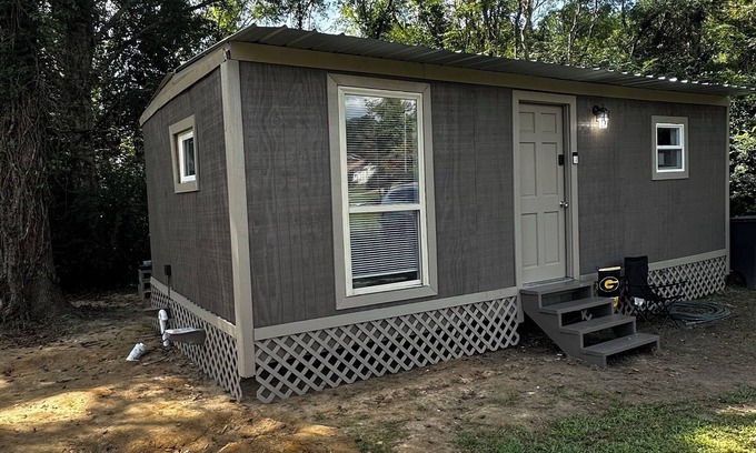 Grambling House | Cozy Cabin Guest Home Just 5 Minutes Walking To GSU