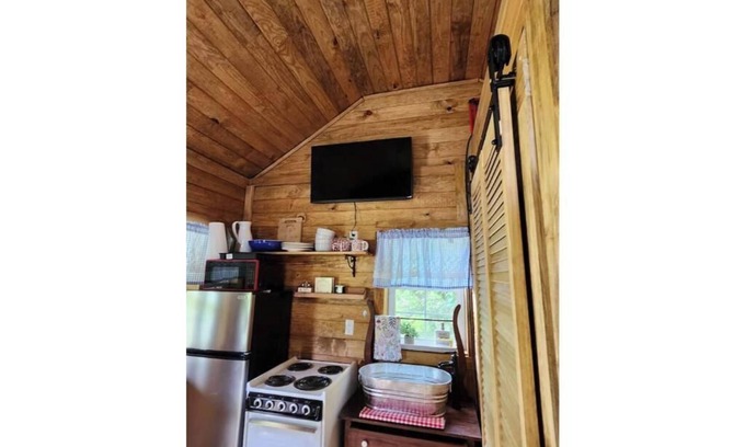 Smith Cabin | Cozy Cabin in East Tennessee