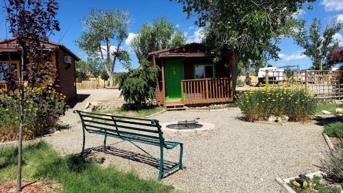 Escalante House | Cozy Cabin in Escalante, Utah - Amazing Glamping Spot for Exploring Canyons and National Parks