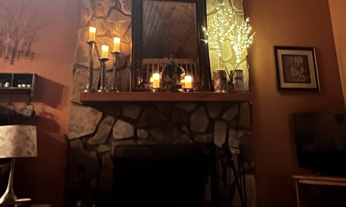 Piney Creek Cabin | Cozy Cabin in gated community with private access to New River
